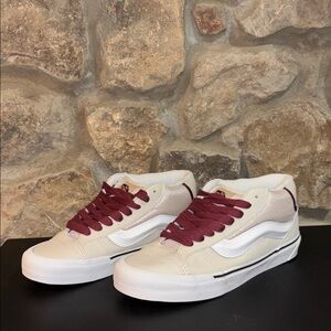 NWOT Vans Half-Cab. Cream and Maroon.        Size 10.
